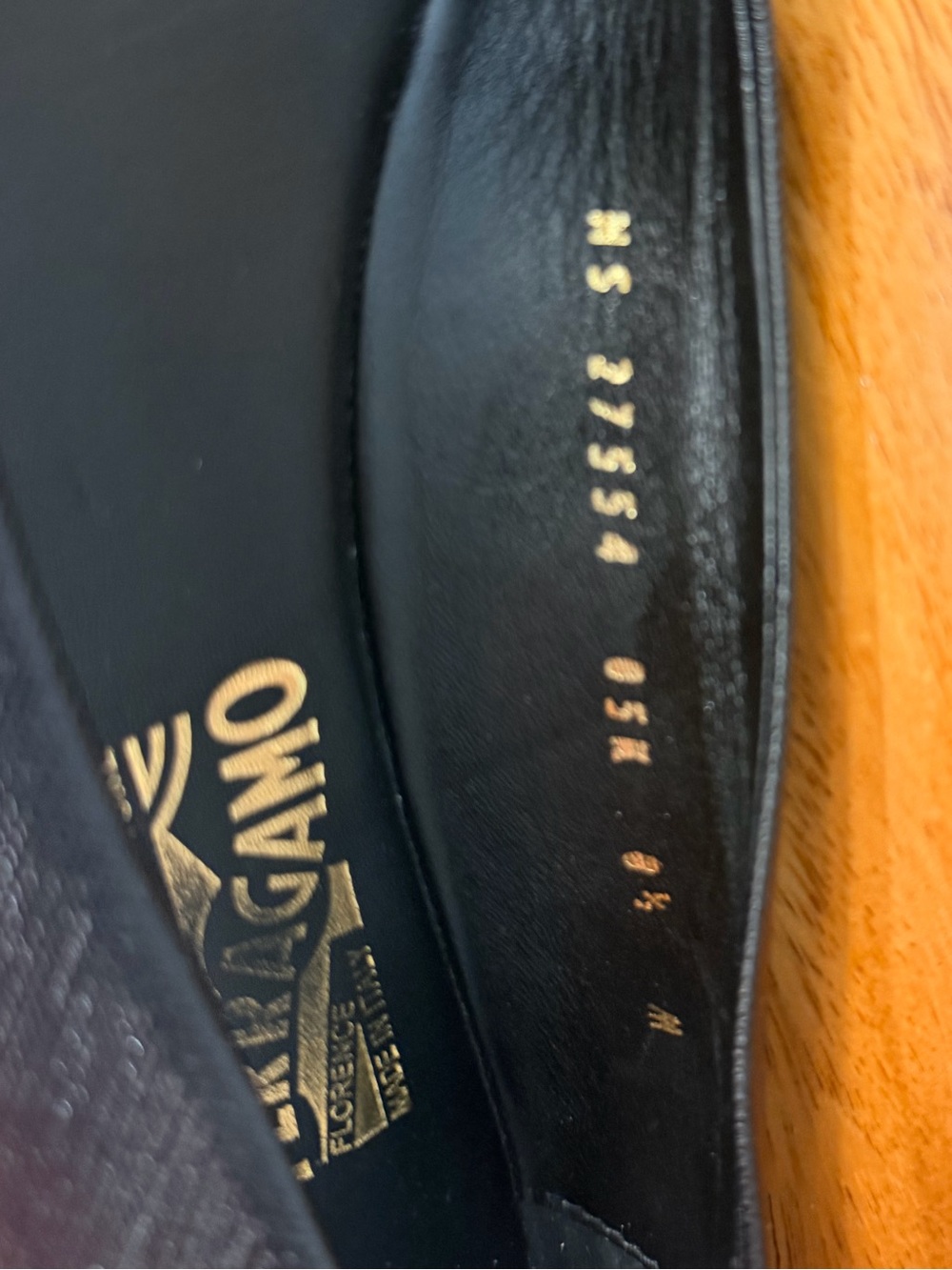 Salvatore Ferragamo Varina Bicolor Ballet Flats w Bow Black/White Size 8.5M GUC - Picture 14 of 17